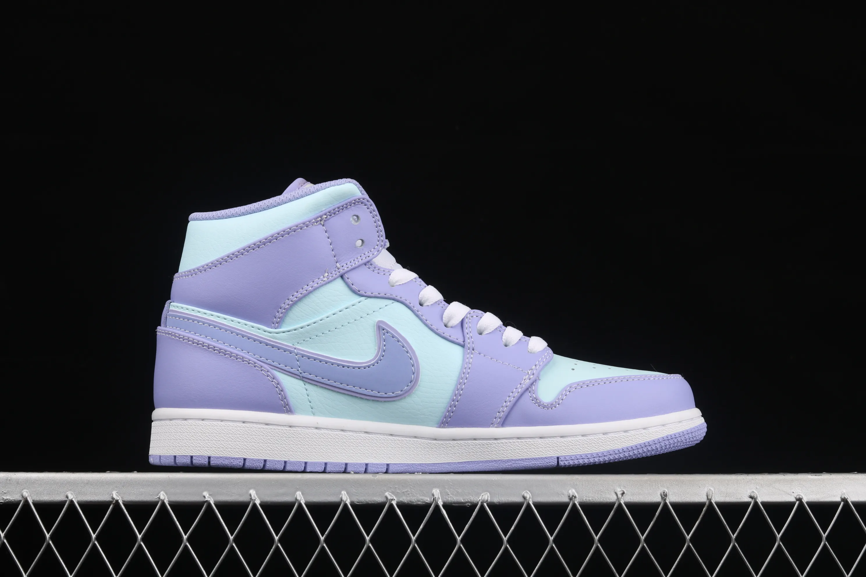 All categories Air Jordan Jordan series basketball shoes Air Jordan 1 Mid G version pure original Air Jordan 1 Mid SE AJ1 Joe 1 Violet 554724-500